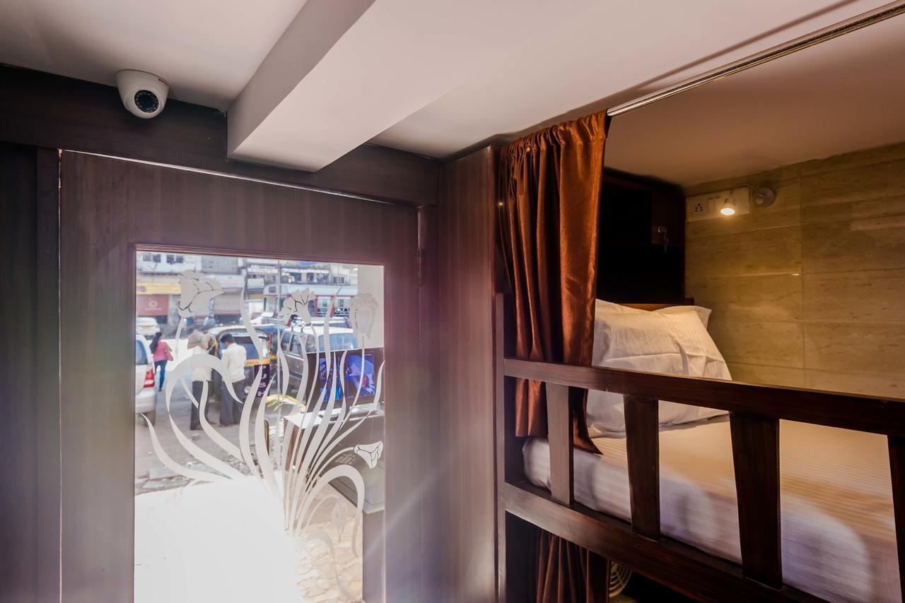 Awesome Dormitory - Men Only Mumbai Bagian luar foto