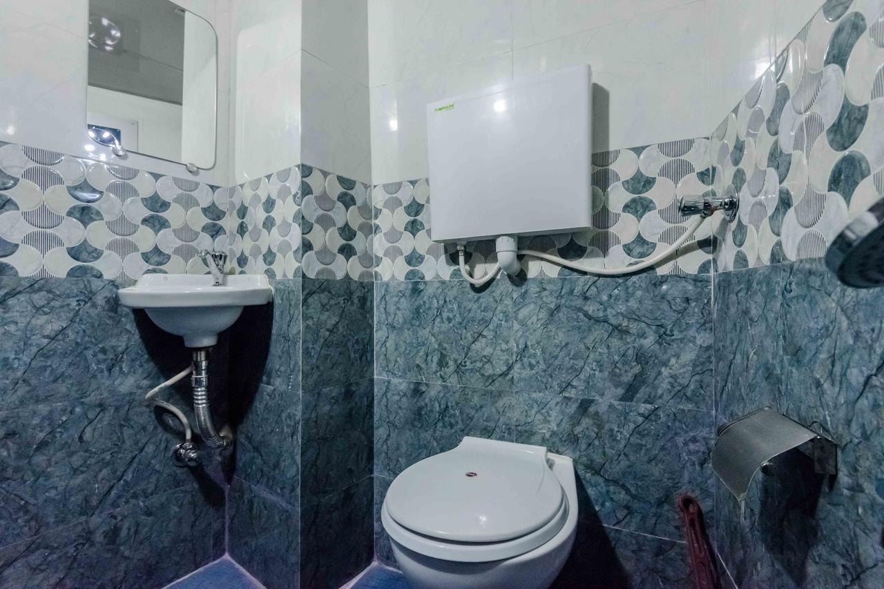 Awesome Dormitory - Men Only Mumbai Bagian luar foto